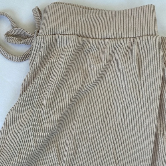 PrettyLittleThing Ribbed Tan Legging Pants with Elastic Waistband Size 6 - Picture 16 of 17